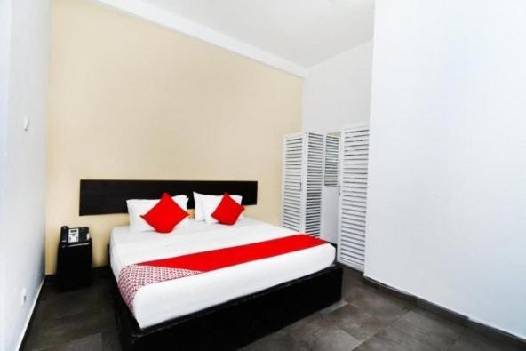 Oyo Kings Hotel Katunayaka Exteriér fotografie
